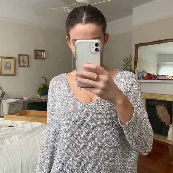 V neck sweater - Picture 2 of 2